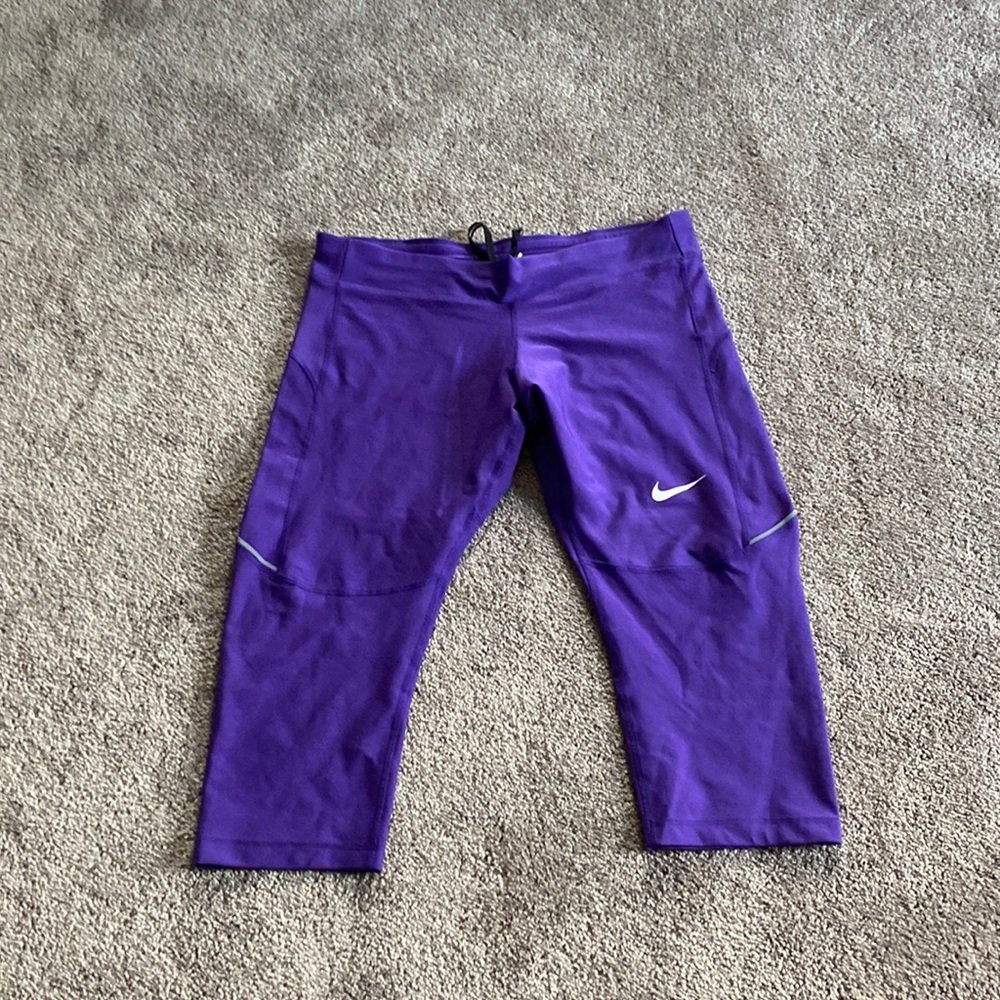Nike Dri-FIT Purple Capri Leggings Athletic Workout Pants SIZE L